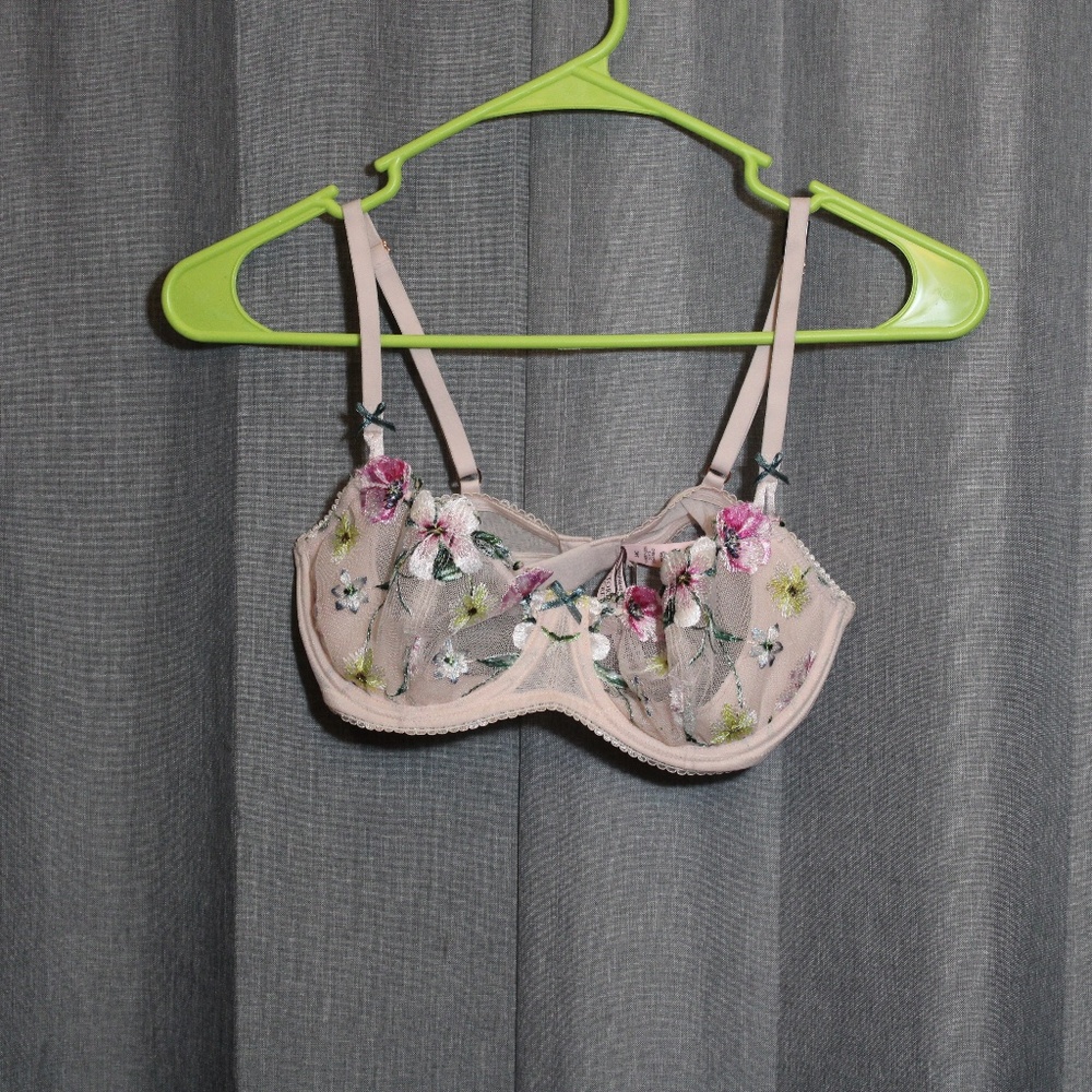 NWT VS Dream Angels Wicked Unlined Spring Bouquet Balconet Bra Floral Embroidery